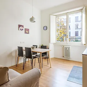 Spacious & Comfortable In Duomo By Easylife Italy