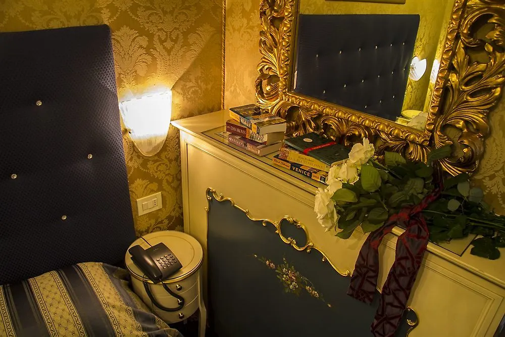 Hotel Becher Venetië 3*,
