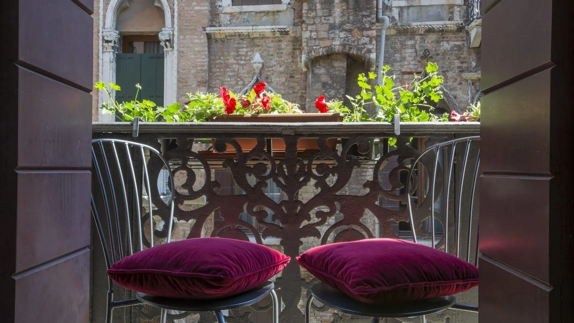 Hotel Becher Venice 3*,  Italy